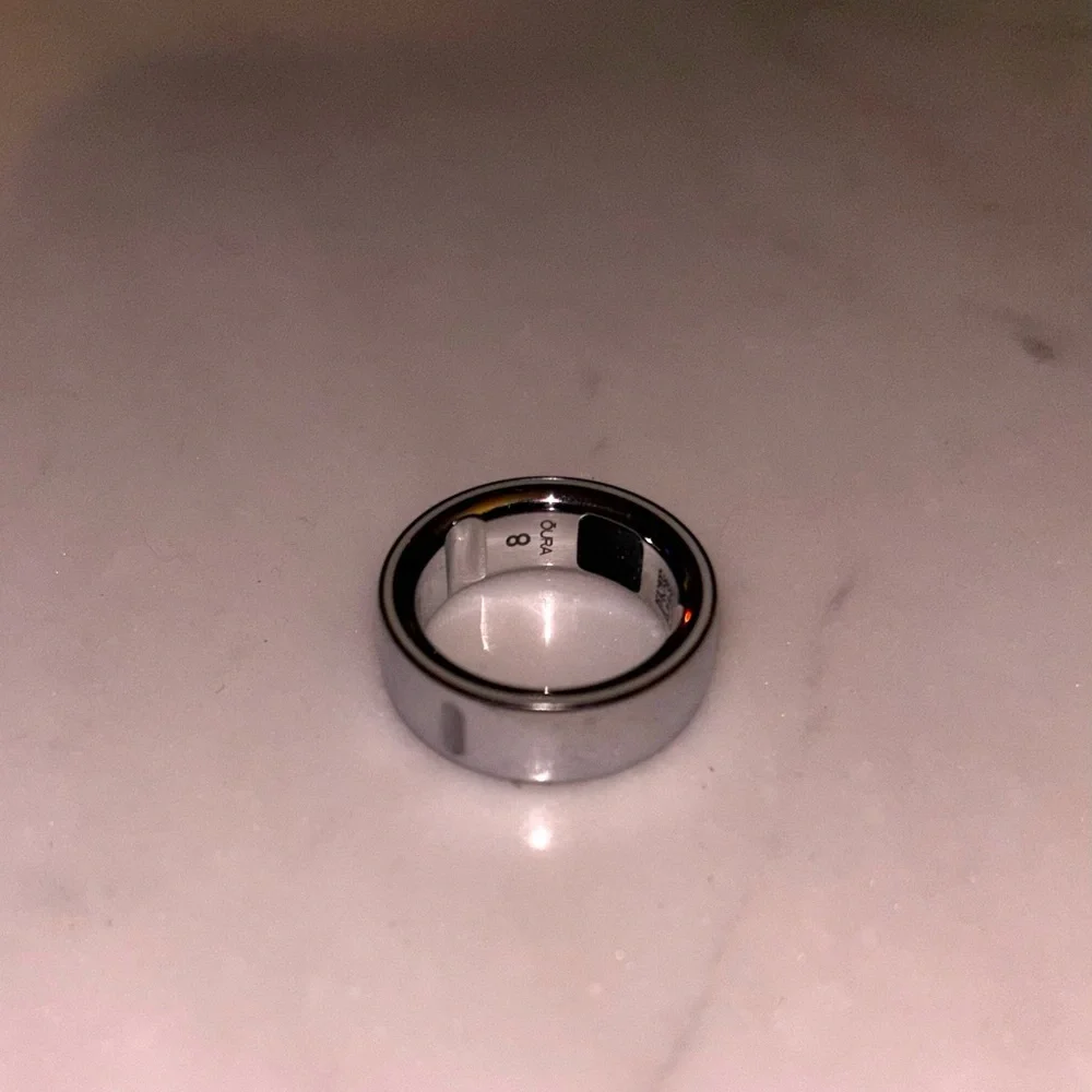 Oura Ring Gen 4, Silver, Size 8